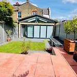 Grass Court Terrace - Walking Distance From Wimbledon Championships