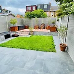 Grass Court Terrace - Walking Distance From Wimbledon Championships
