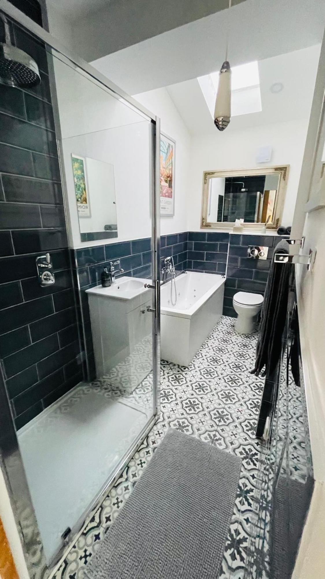 Grass Court Terrace - Walking Distance From Wimbledon Championships *
