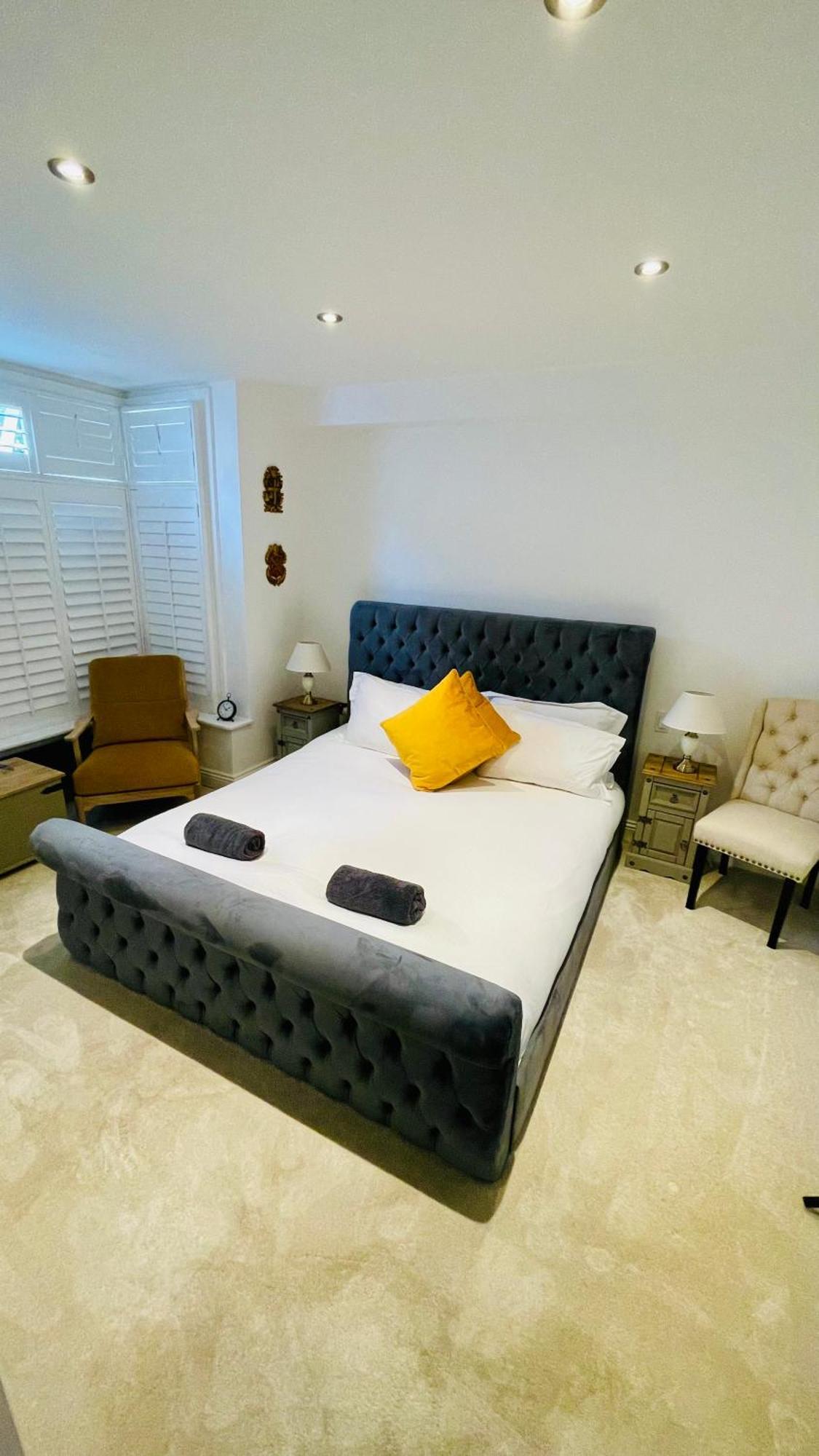 Apartment Grass Court Terrace - Walking Distance From Wimbledon Championships London